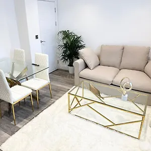  Apartment Beautiful Flat In Windsor Court